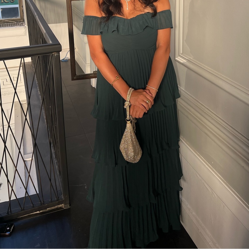 Elegant Off-Shoulder Emerald Dress